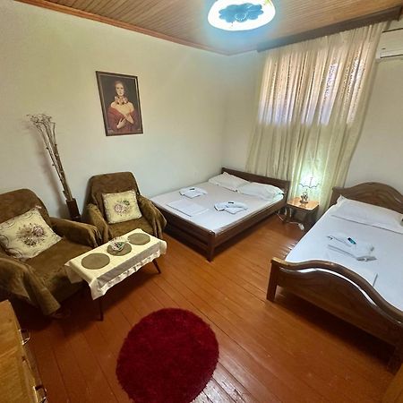 Отель Grandpas House Гирокастра Экстерьер фото