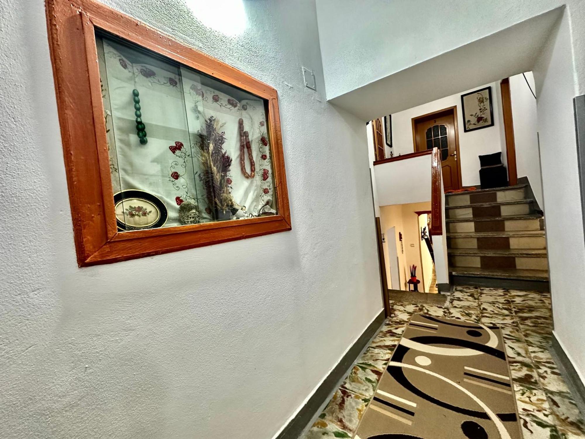 Отель Grandpas House Гирокастра Экстерьер фото