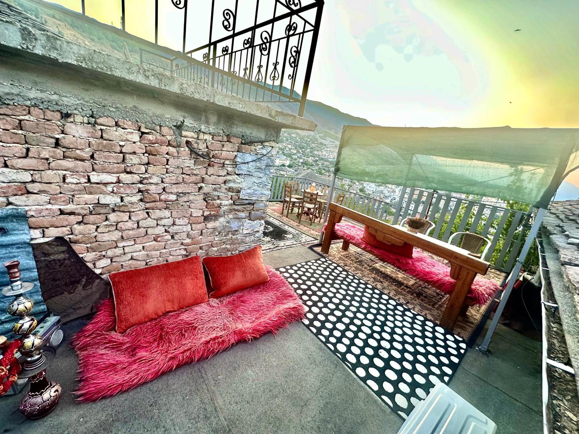 Отель Grandpas House Гирокастра Экстерьер фото