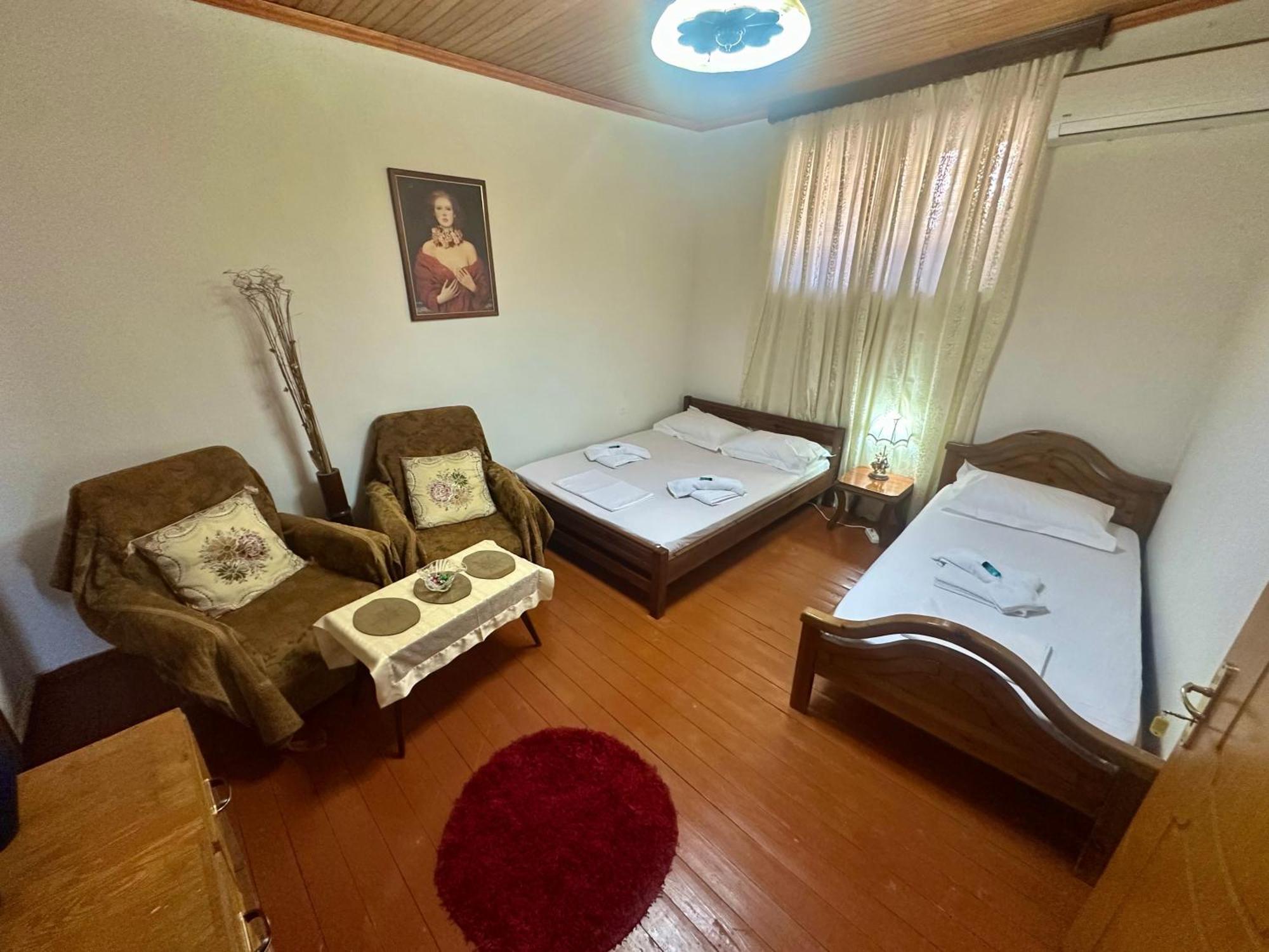 Отель Grandpas House Гирокастра Экстерьер фото